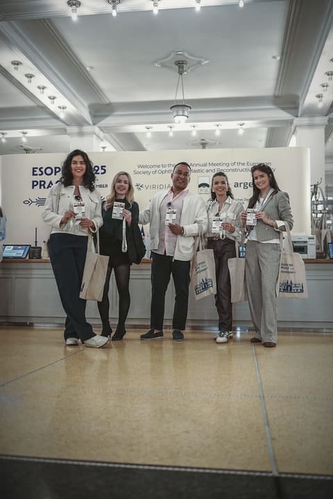 Time do Kós no congresso ESOPRS 2025, em Praga.